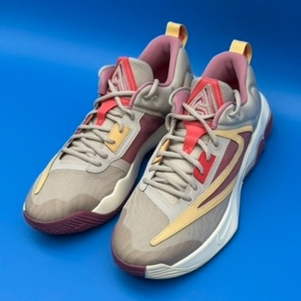 Nike Giannis Immortality 3 Fossil Stone Celestial Gold DZ7533-200 Size‎ 11.5